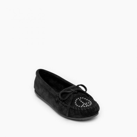 Minnetonka Shoes - Black Minnetonka moccasins